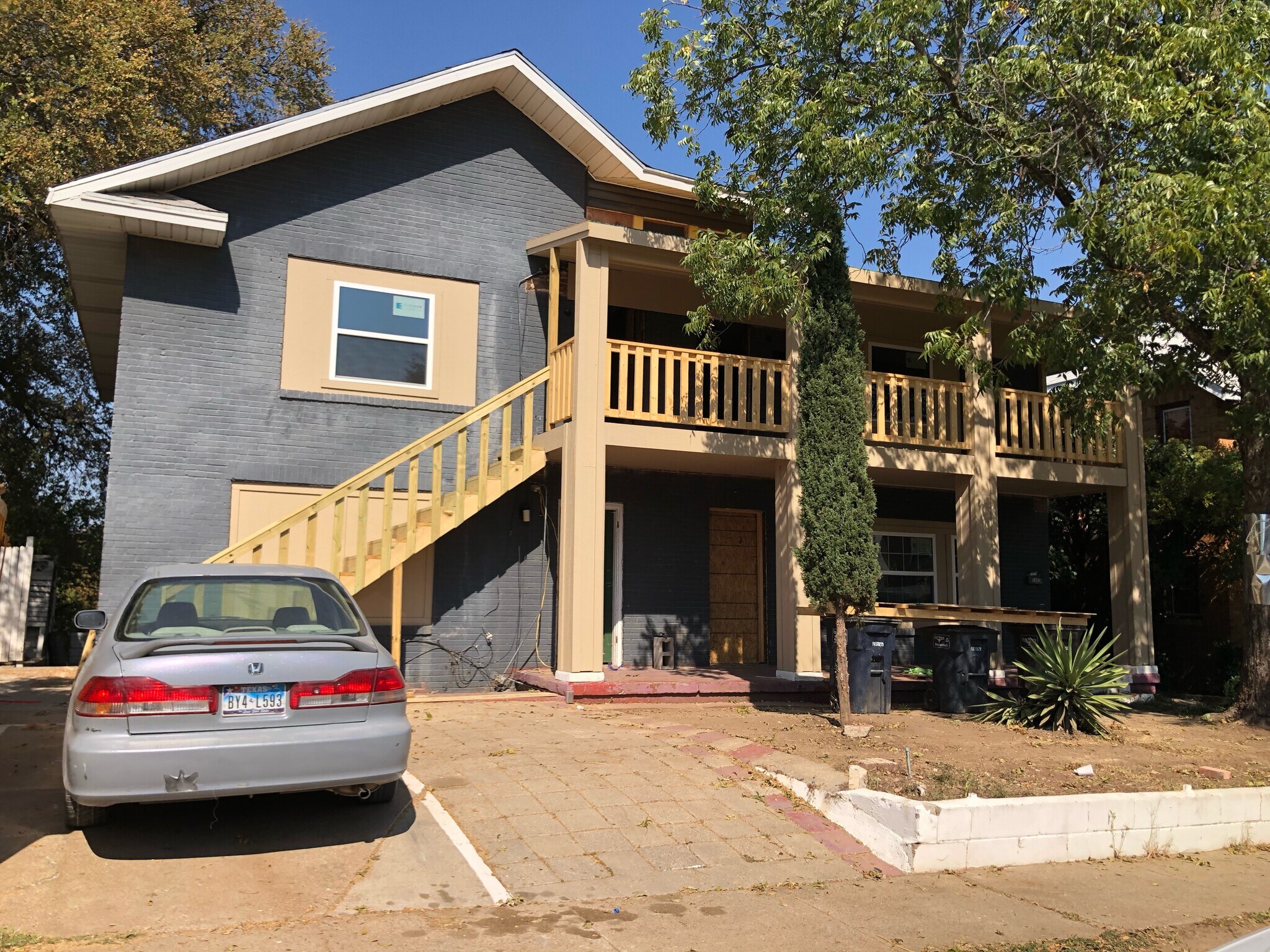 Building Photo - 3801 Meadowbrook Dr