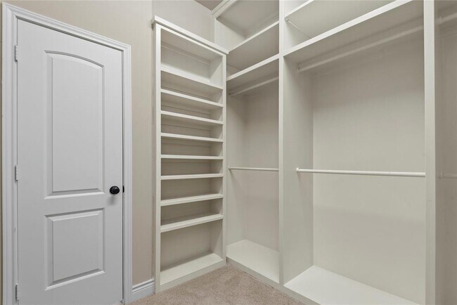 Building Photo - 196 Pine Crest Cir