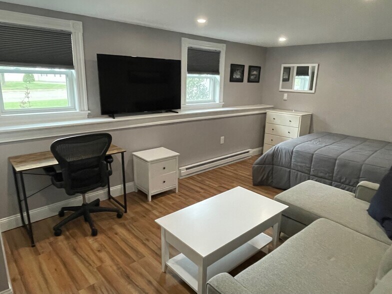 Building Photo - 25 Winsor Rd