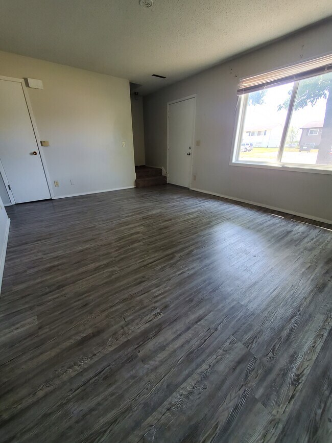 Building Photo - 310 Clymer Rd