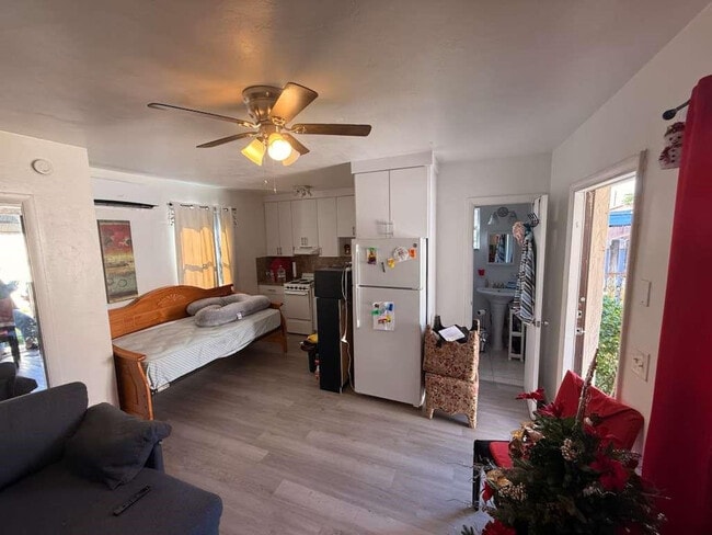 Building Photo - 126 SE 10th St