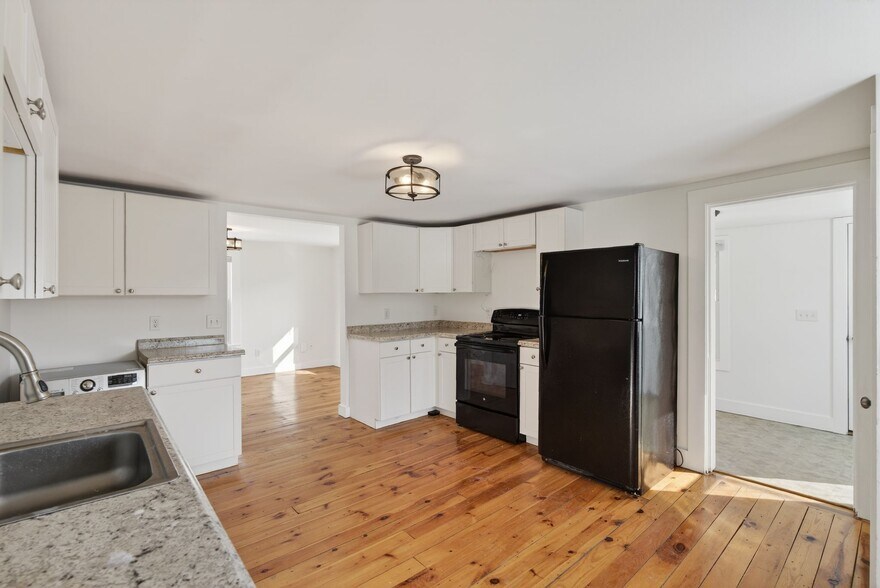 Building Photo - 28 DuPont Ave