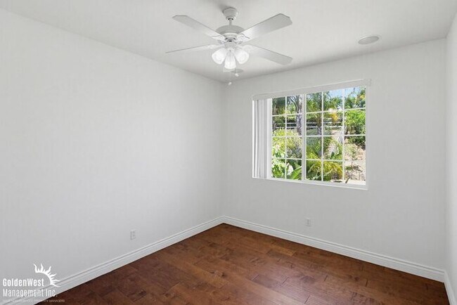 Building Photo - Elegant 5Bdm 3Ba Hilltop Home In Fallbrook!