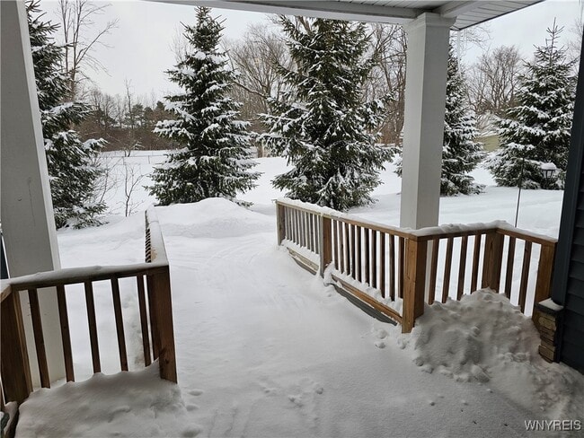 Building Photo - 610 Ayer Rd