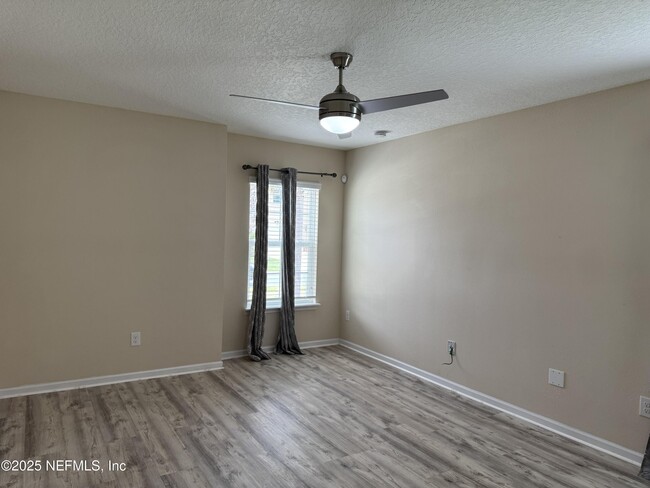 Building Photo - 96 Midway Park Dr