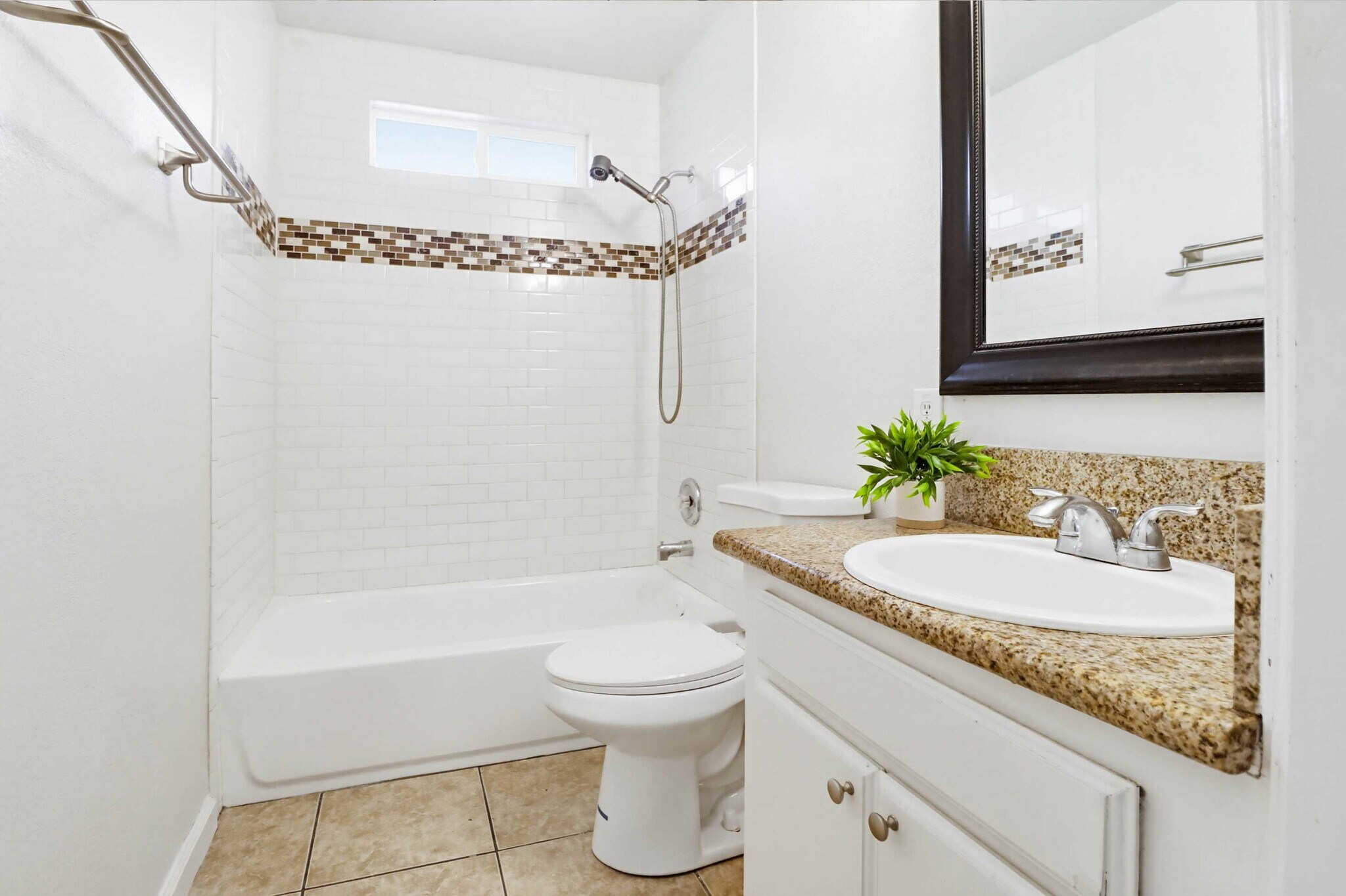 Building Photo - 856 S Gregory St