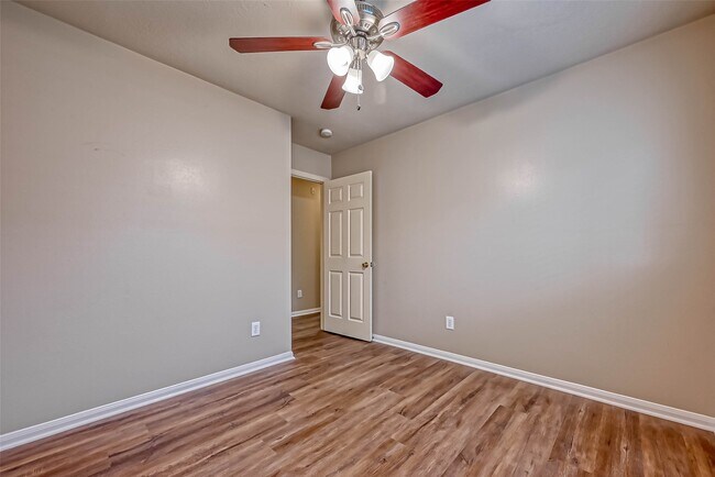 Building Photo - 911 Bent Sail Ln