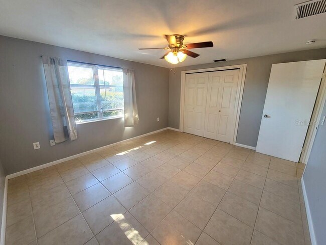 Building Photo - 4542 Grand Central Ave