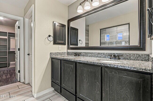 Building Photo - 14525 Juan Diego Dr