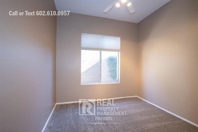 Building Photo - 4907 E Fernwood Ct