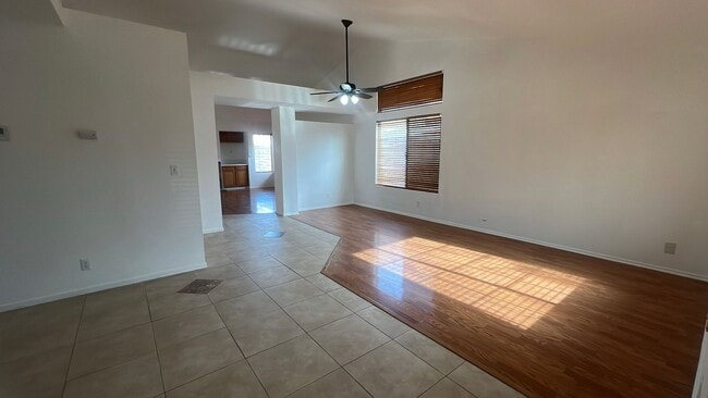 Building Photo - (APPLICATION PENDING) East Lancaster Home