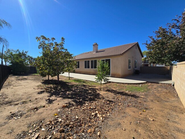 Building Photo - Moreno Valley Single Story Home