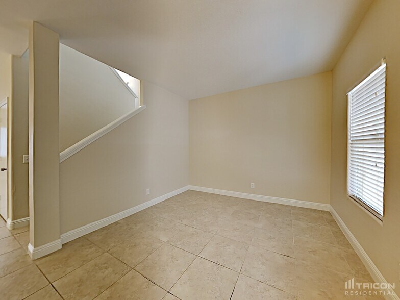 Building Photo - 2405 N 92nd Ln