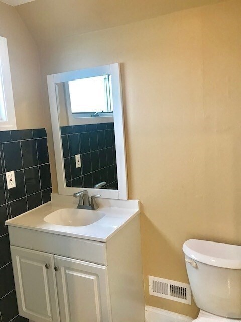 Building Photo - 52 Malden St