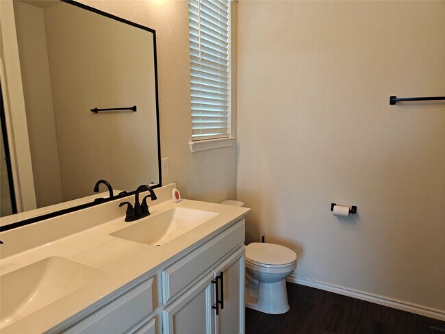 Building Photo - 1731 Gray Hawk Dr