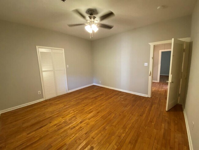 Building Photo - 6523 Avenue C