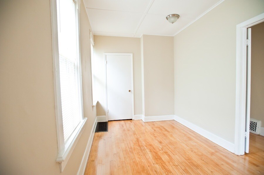 Building Photo - 3221 N Newhall St