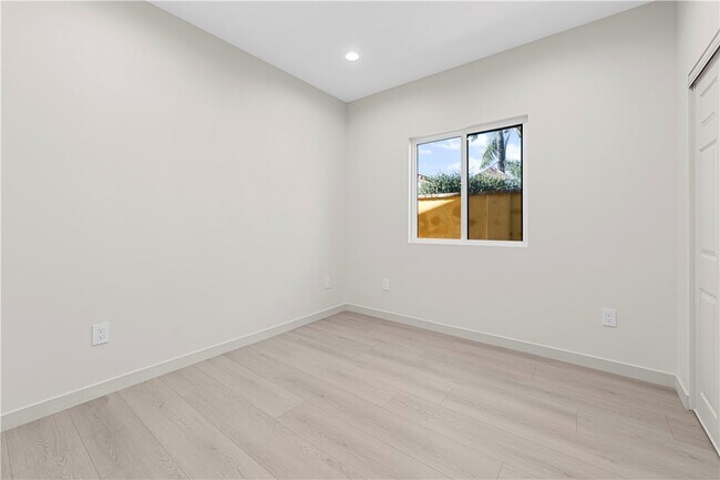 Building Photo - 13249 Kagel Canyon St