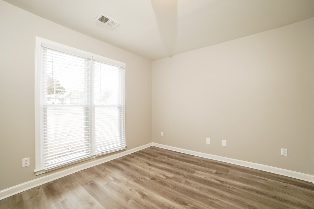Building Photo - 255 S Sanga Rd