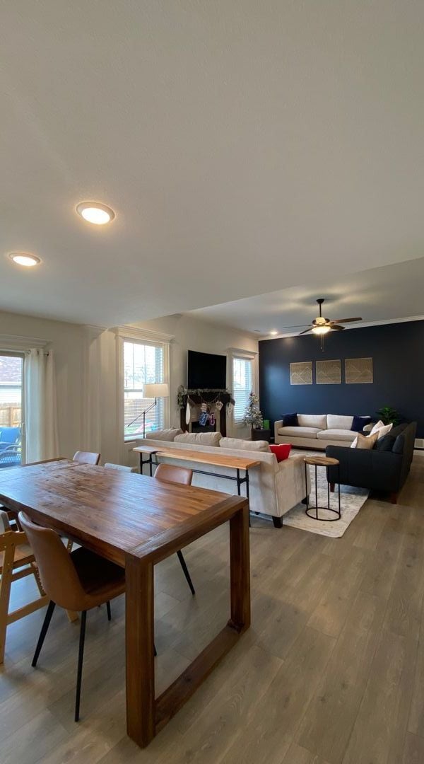 Building Photo - 3 bedroom 2 bathroom house with fenced in yard