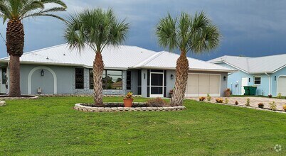 Building Photo - 17026 Edgewater Dr