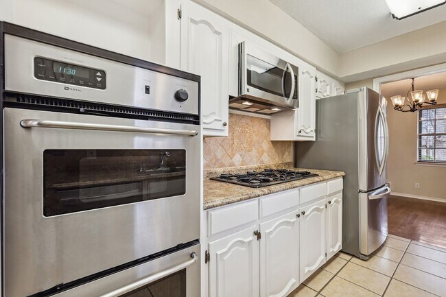 Building Photo - 9611 Meadowhill Dr