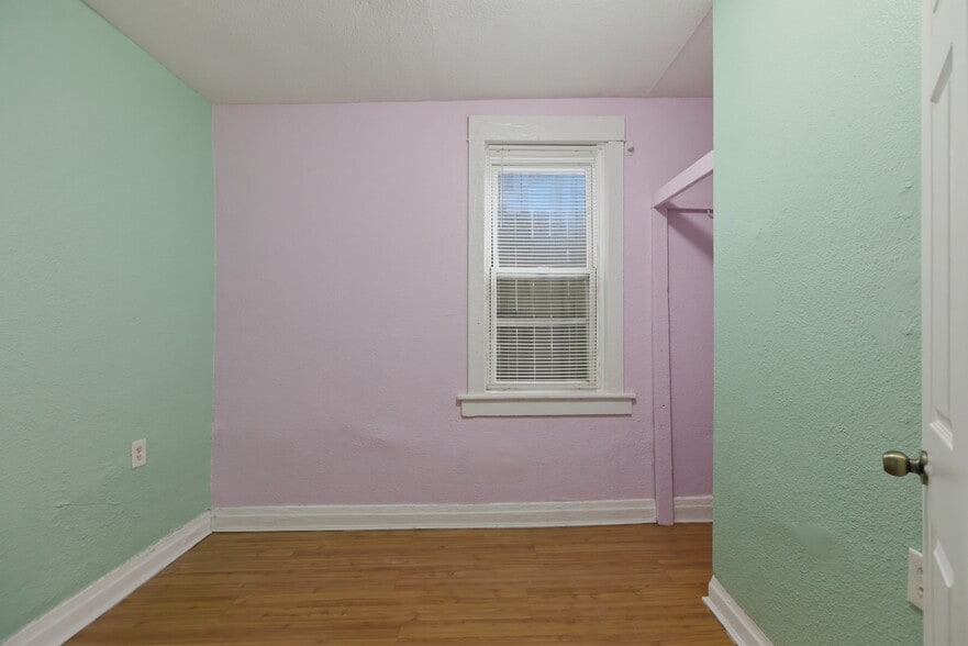 Building Photo - 1752 Drake