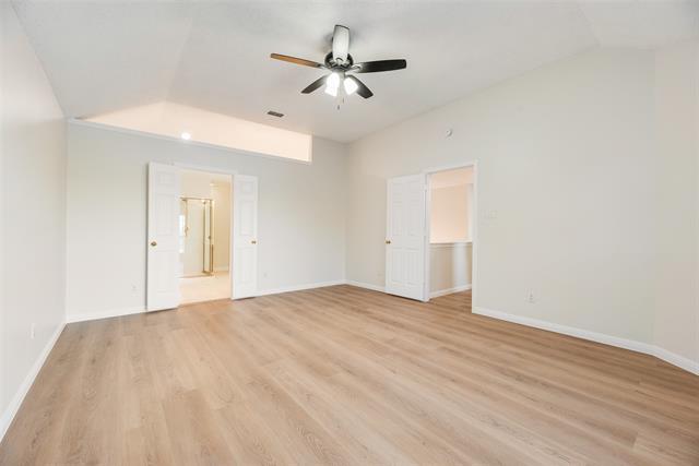 Building Photo - 1507 Lakeshore Dr