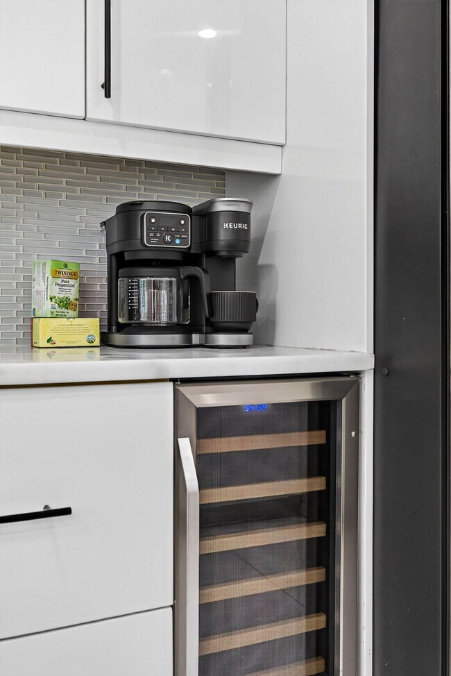 Building Photo - 14506 Clifty Ct