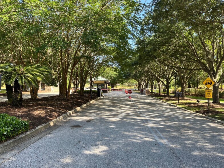 Neighborhood Entrance - 100 Laterra Links Cir