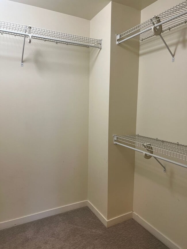 Building Photo - Stunning 2-Bedroom, 2.5-Bath Townhouse!