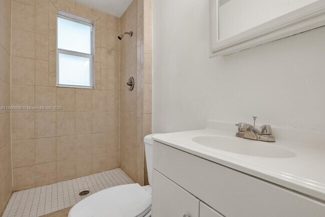Building Photo - 575 NE 82nd St