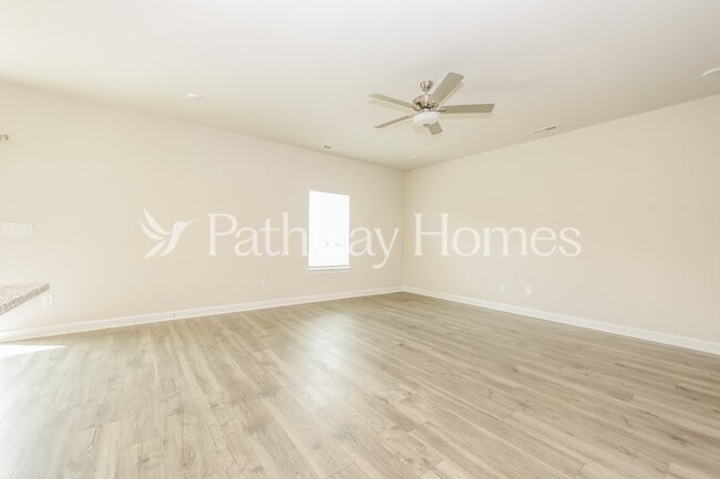 Building Photo - 3510 Quintana Dr