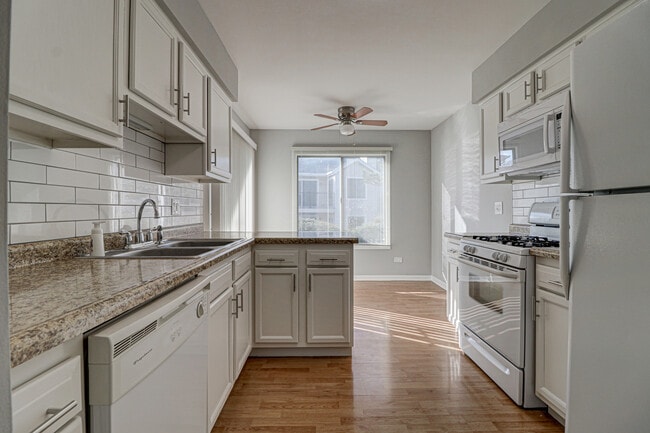Building Photo - 7010 Barrington Ct