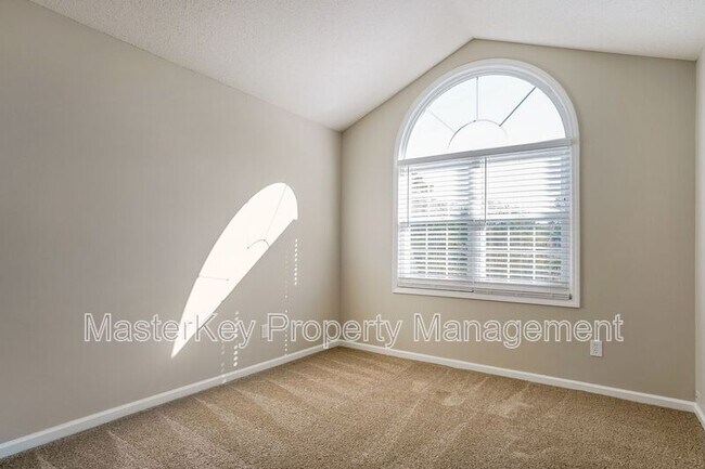 Building Photo - 105 Grandtree Ct