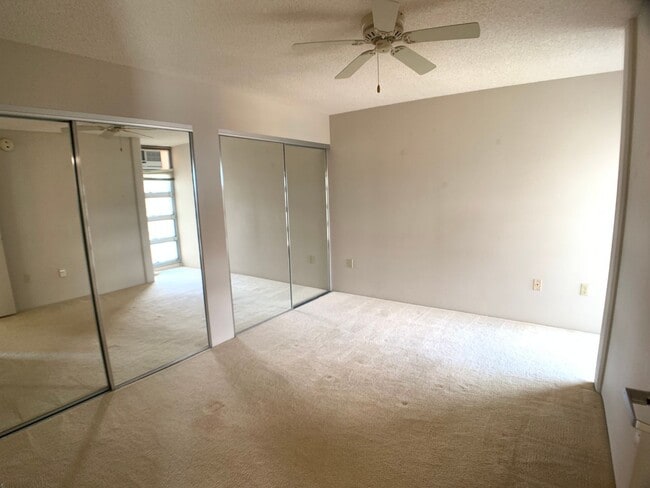 Building Photo - Salt Lake (Honolulu-Country Club Village 6) - 2 bed, 1 bath, 2 parking stalls