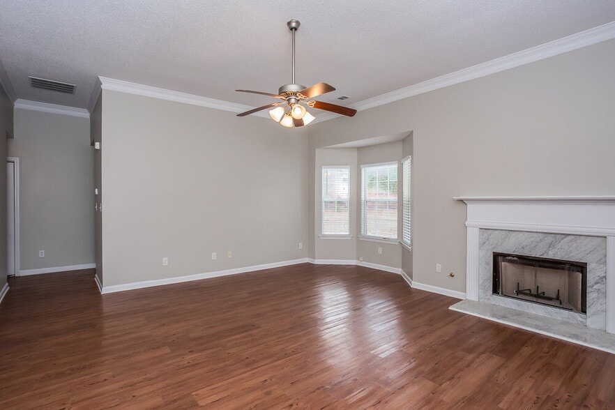 Building Photo - 743 Patriot's Point St