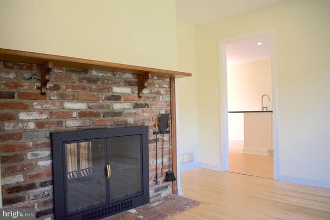 Building Photo - 414 Warren Rd