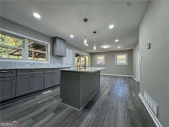 Building Photo - 3489 Creighton Rd SW