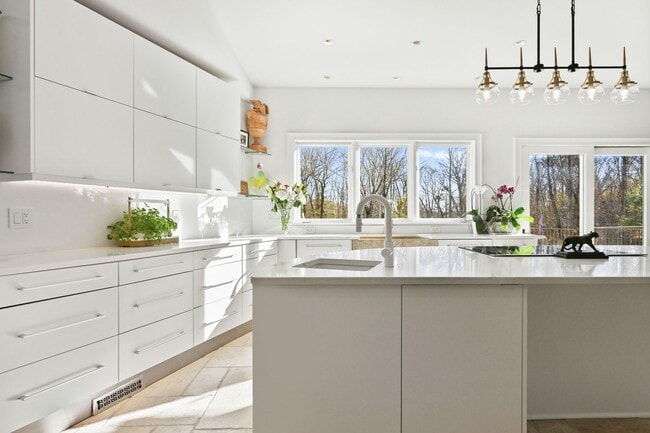 Building Photo - 367 Riversville Rd