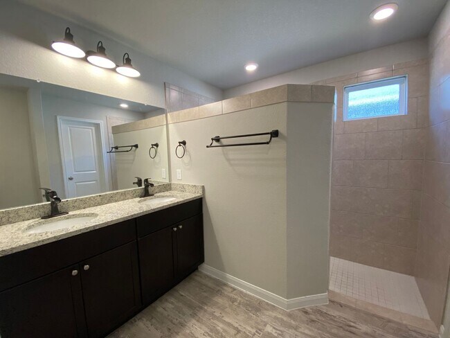 Building Photo - Voss Farms / Fridge Included / Separate Di...