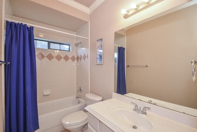 Building Photo - 3042 Royal Oaks Crest