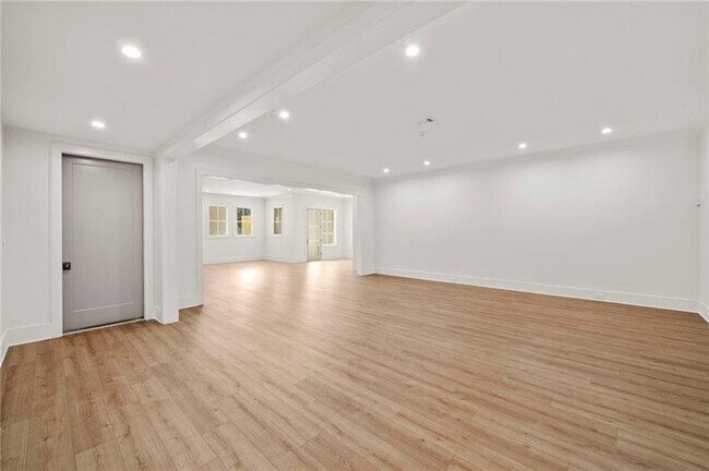 Building Photo - 1074 Moores Mill Rd NW