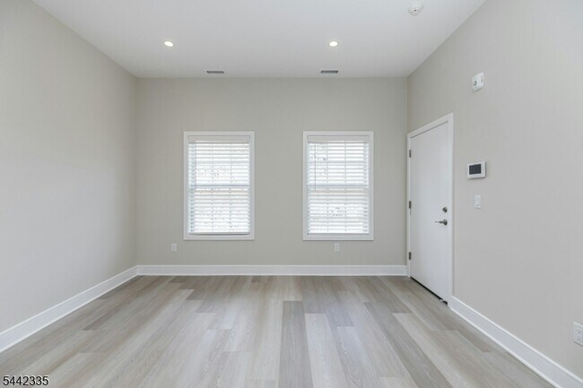Building Photo - 803 Springfield Ave