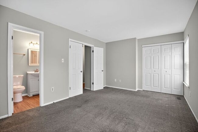 Building Photo - New Interior Upgrades 3 Bedroom Duplex wit...