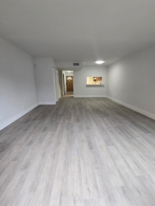 Building Photo - 7743 Balboa St