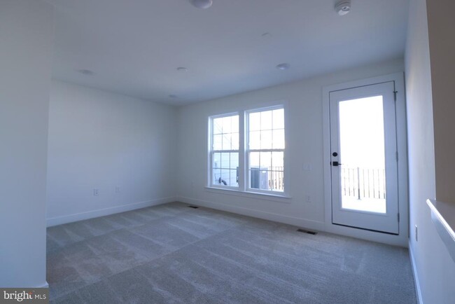 Building Photo - 10815 Cedar Ave