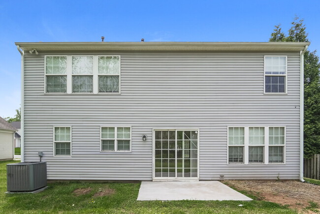 Building Photo - 1209 Stourbridge Lion Dr