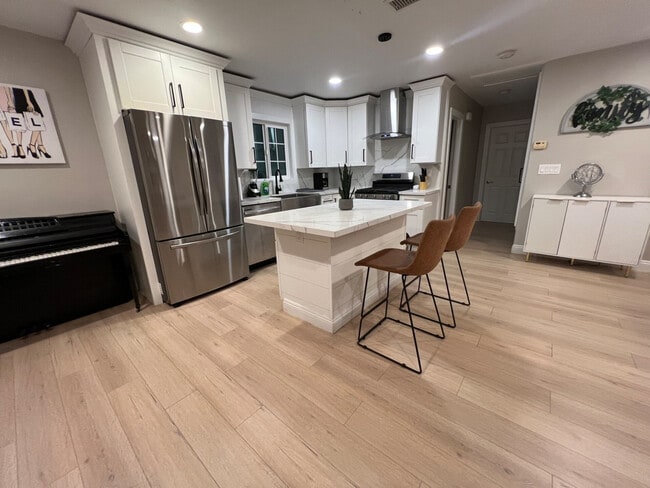 Building Photo - 8354 Adams St