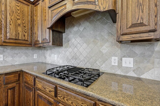 Building Photo - 11295 Apple Valley Dr